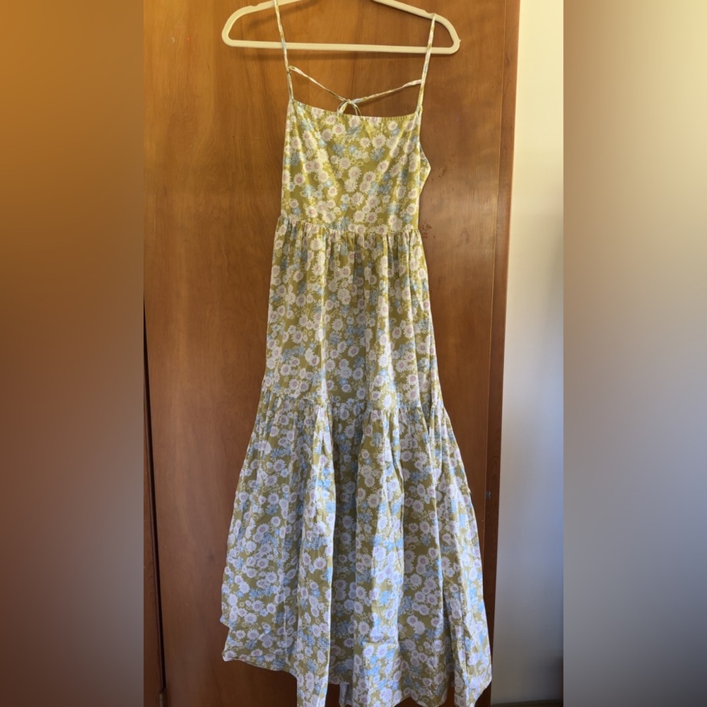 Green Floral Maxi Sundress with White Daisies